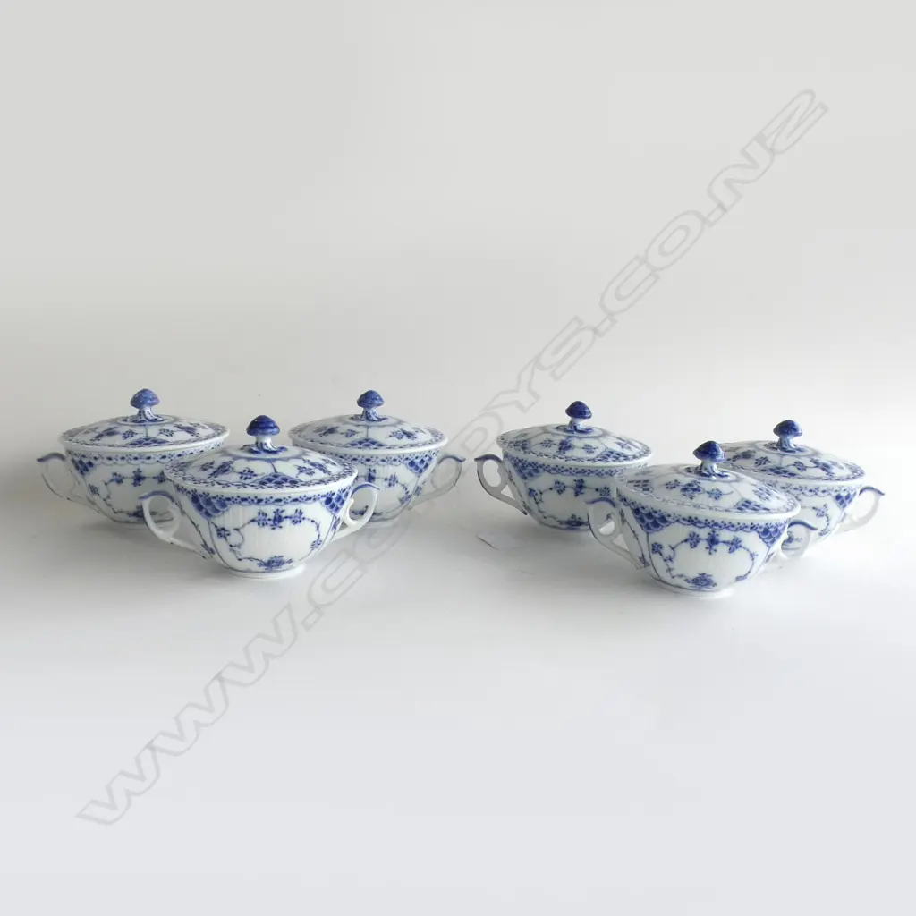 6 ROYAL COPENHAGEN BLUE LACE SOUP COUPES Image 1++