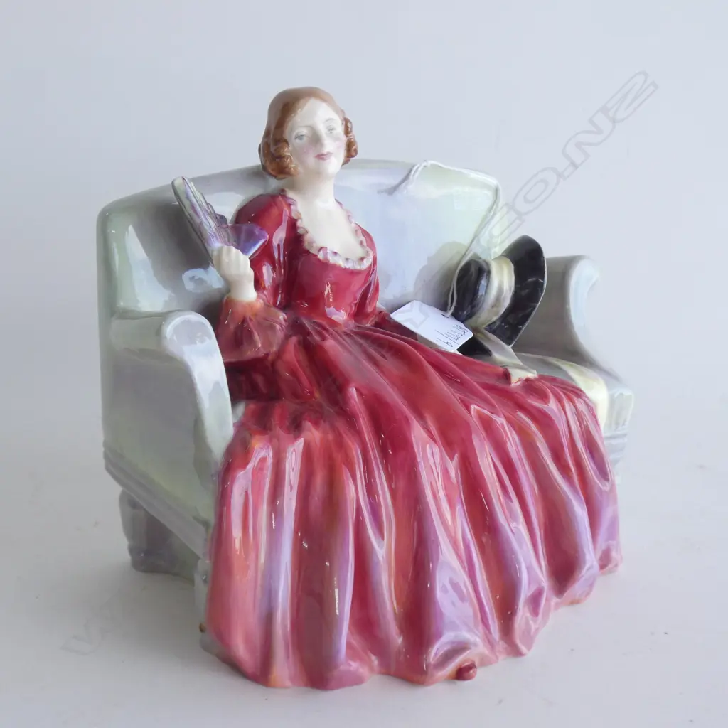 ROYAL DOULTON FIGURINE 'SWEET & TWENTY' W.180mm Image 1++