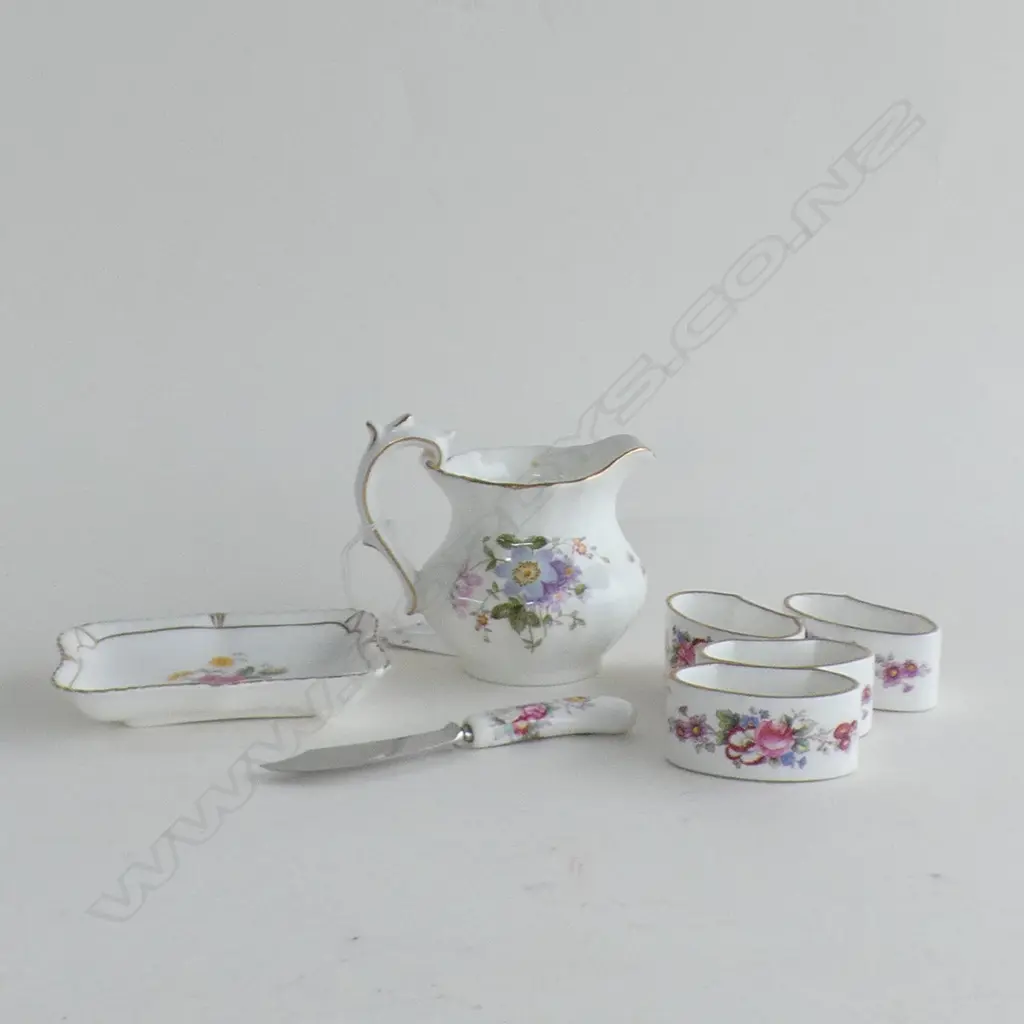ROYAL CROWN DERBY JUG, PATE DISH & KNIFE & 4 NAPKIN RINGS  Image 1++