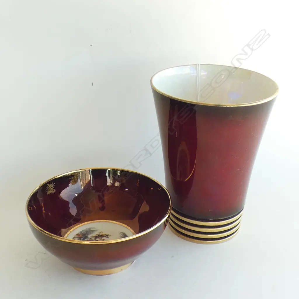 2 PCES CARLTON WARE ROUGE ROYALE; BOWL & VASE H.185mm Image 1++