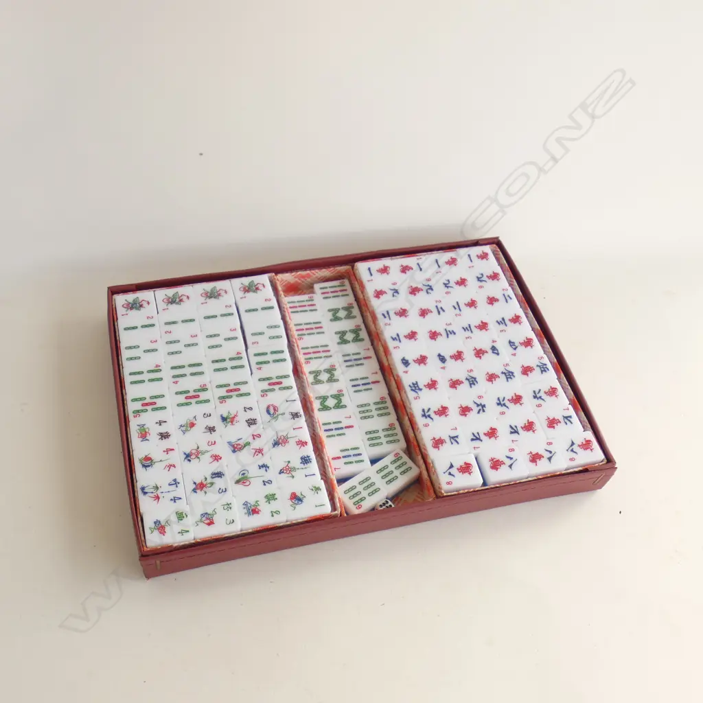 VINTAGE MAH JONG SET, CASED Image 1++