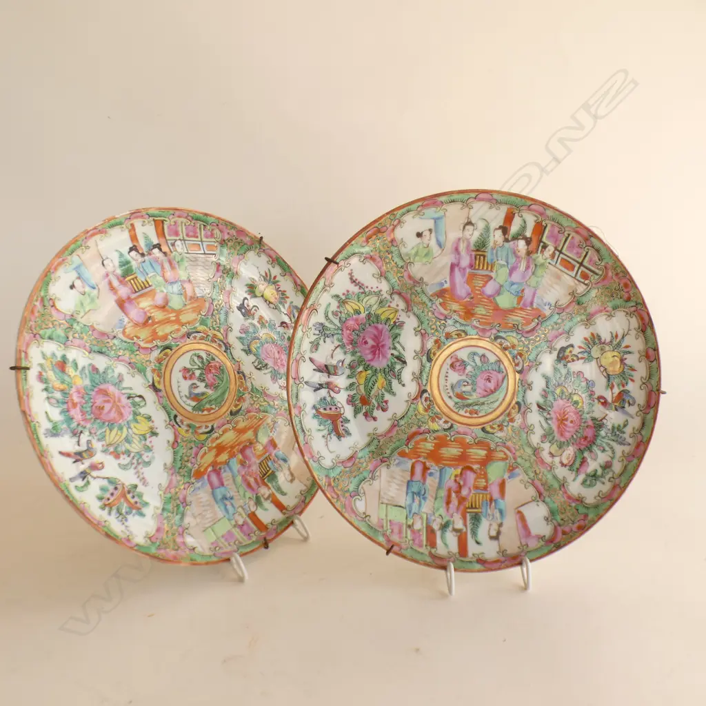 2 FAMILLE ROSE PLATES 240mm dia Image 1++