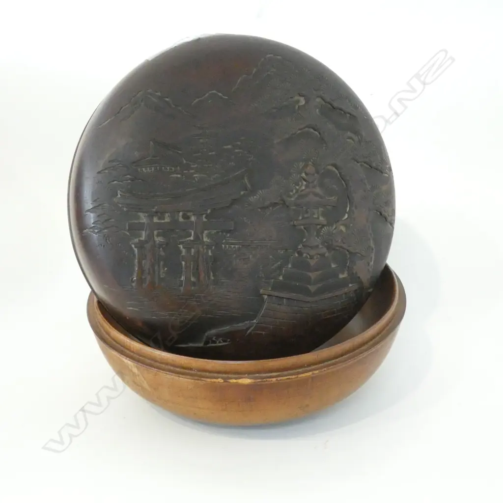 ORIENTAL CARVED ANTIQUE LIDDED WOODEN BOWL 165mm dia Image 1++