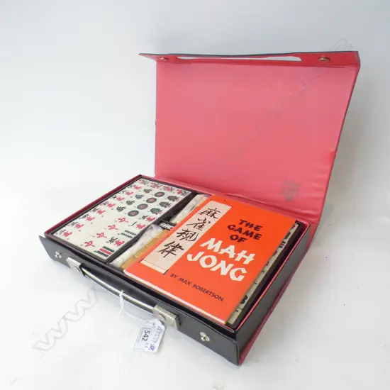 MAH JONG CASED SET