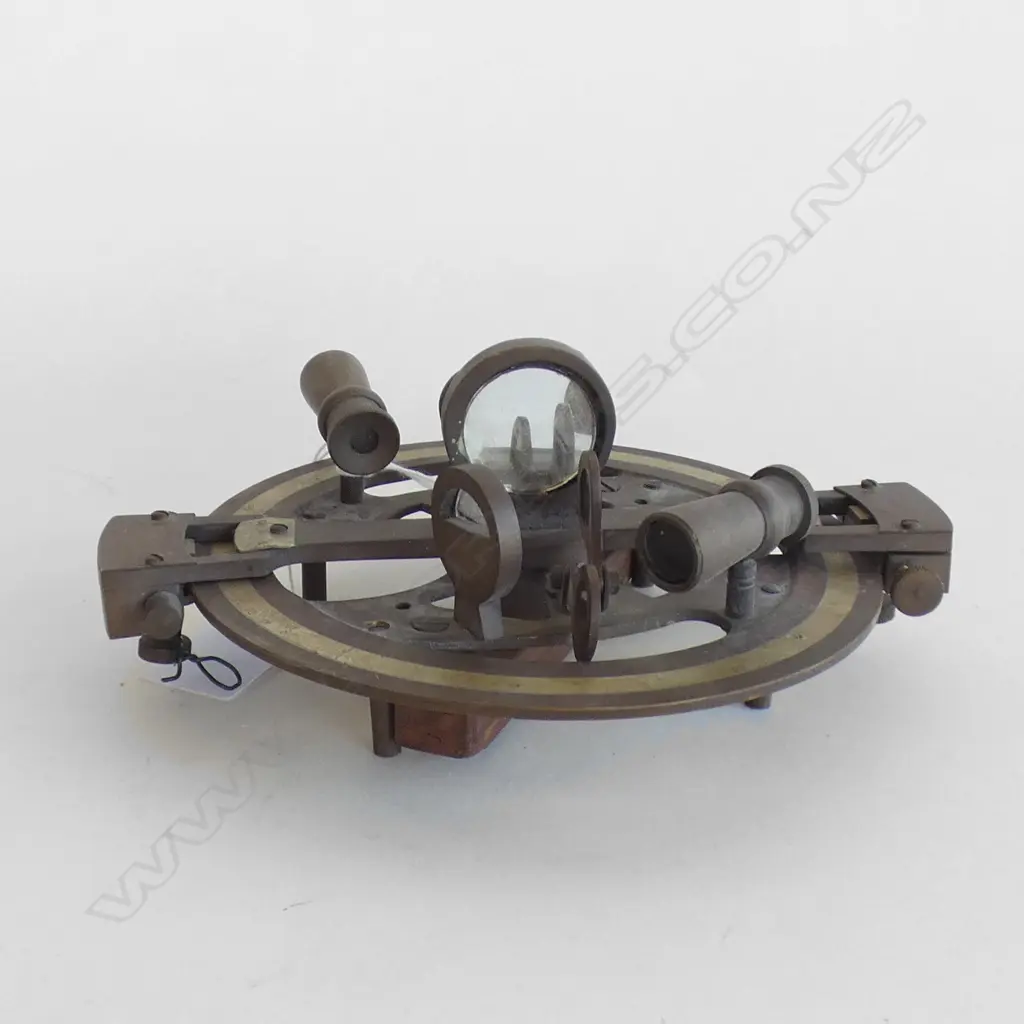 BRASS CIRCLE SEXTANT 145mm dia Image 1++