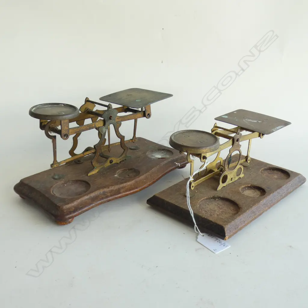 2 VINTAGE SCALES + 16 ASST. WEIGHTS Image 1++