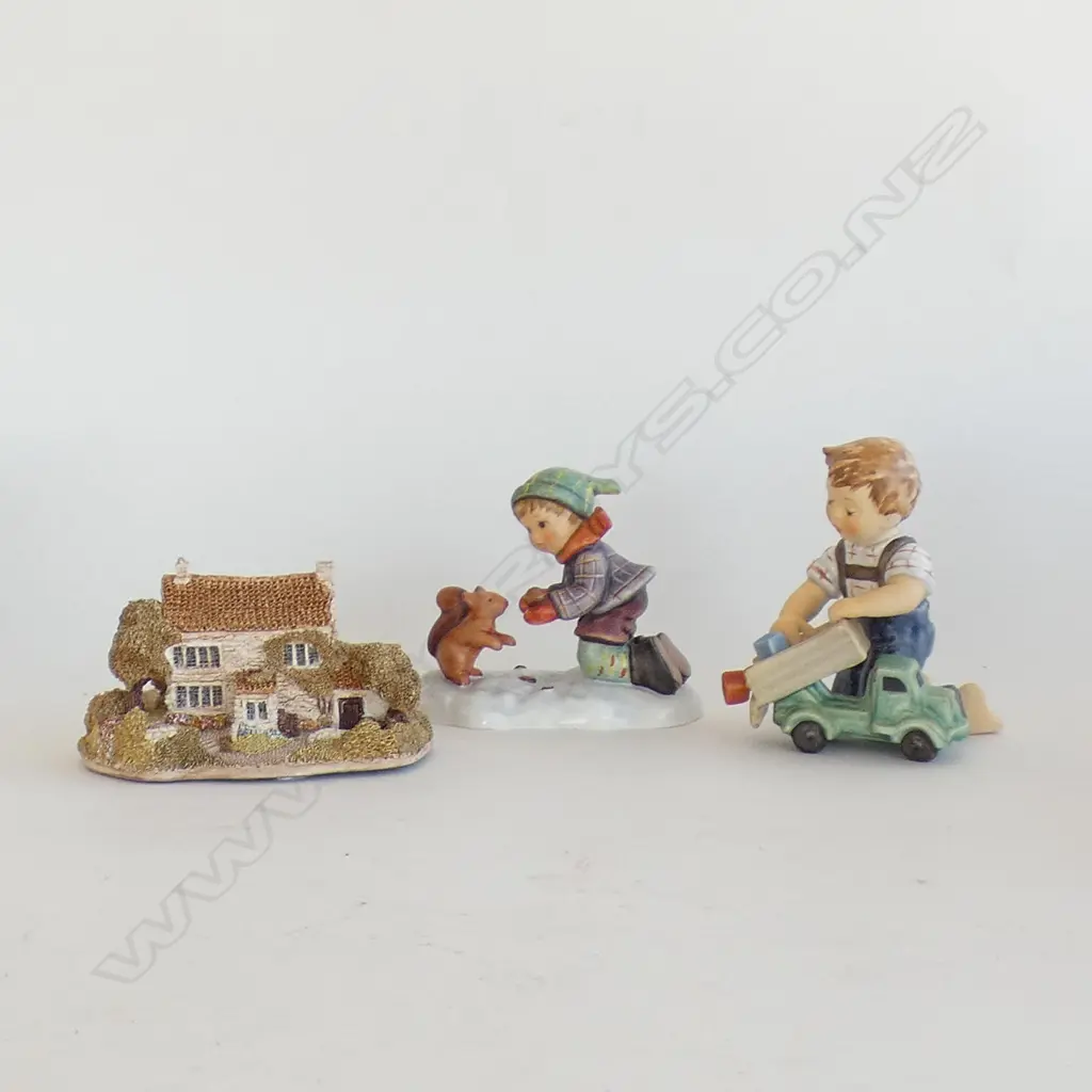 2 BOXED HUMMEL FIGURINES; PLAYFUL PALS & LOAD OF FUN H.105mm + LILLIPUT LANE 'HOLME DYKE'  Image 1++