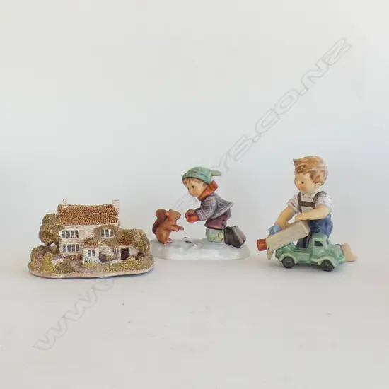 2 BOXED HUMMEL FIGURINES; PLAYFUL PALS & LOAD OF FUN H.105mm + LILLIPUT LANE 'HOLME DYKE' 