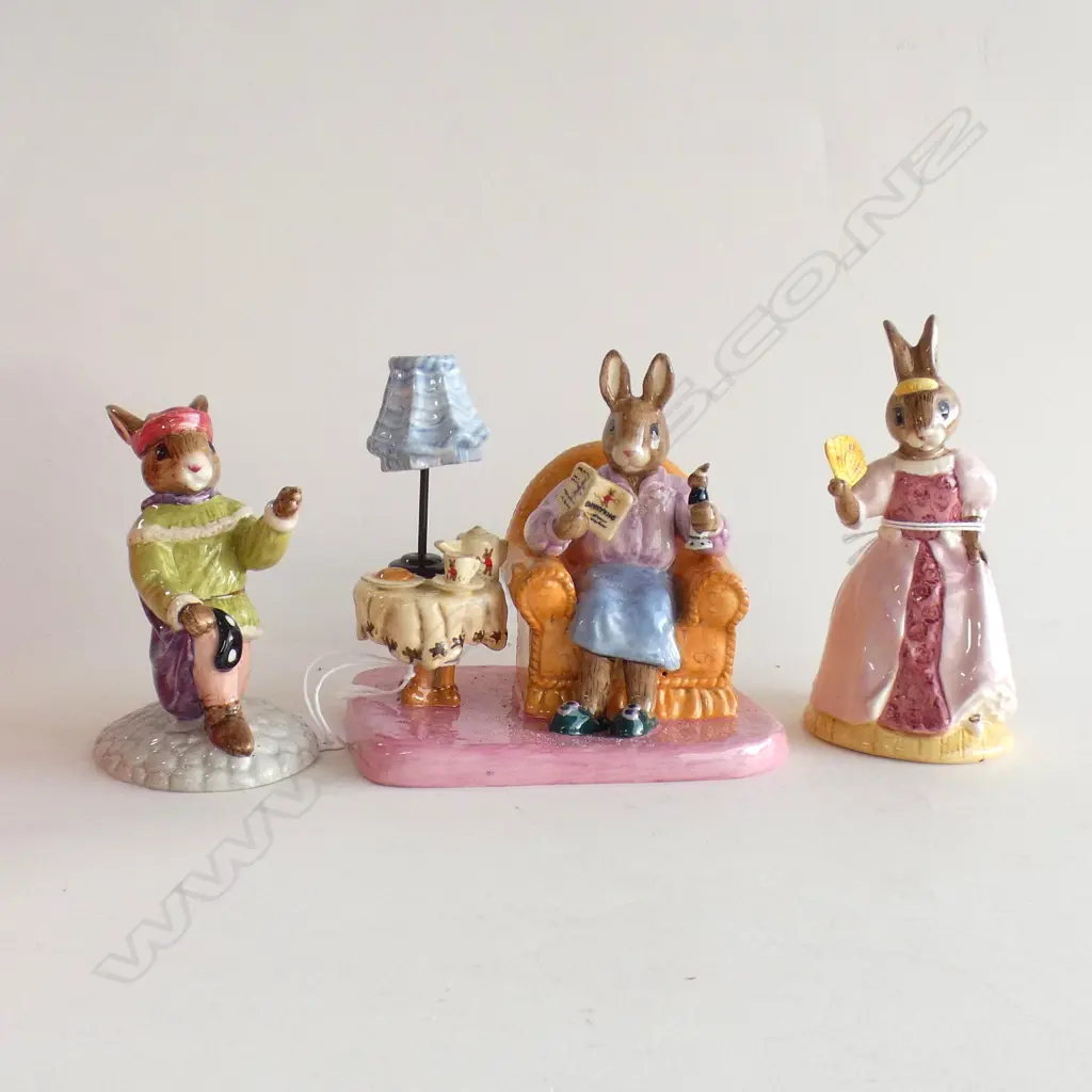 3 ROYAL DOULTON BUNNYKINS FIGURINES; CINDERELLA, ROMEO & MRS COLLECTOR  Image 1++