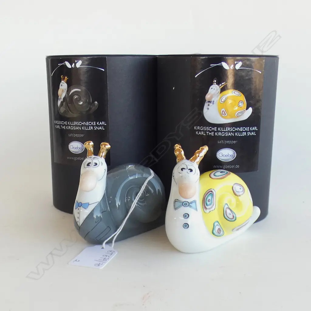 2 GOEBEL KIRGISIAN KILLER SNAIL SALT & PEPPER CONDIMENTS L.90mm Image 1++