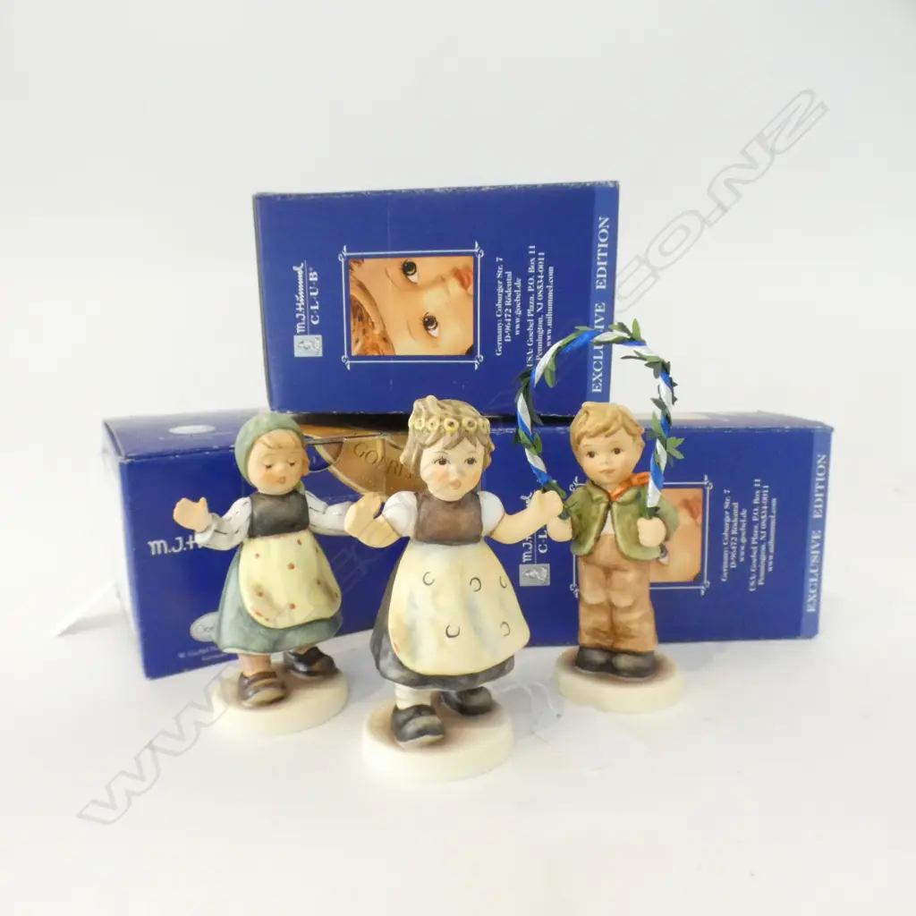 3 HUMMEL FIGURINES ALL BOXED; SPRING SWEETHEART / SPRING LOVE / SPRING FANCY H.110mm Image 1++