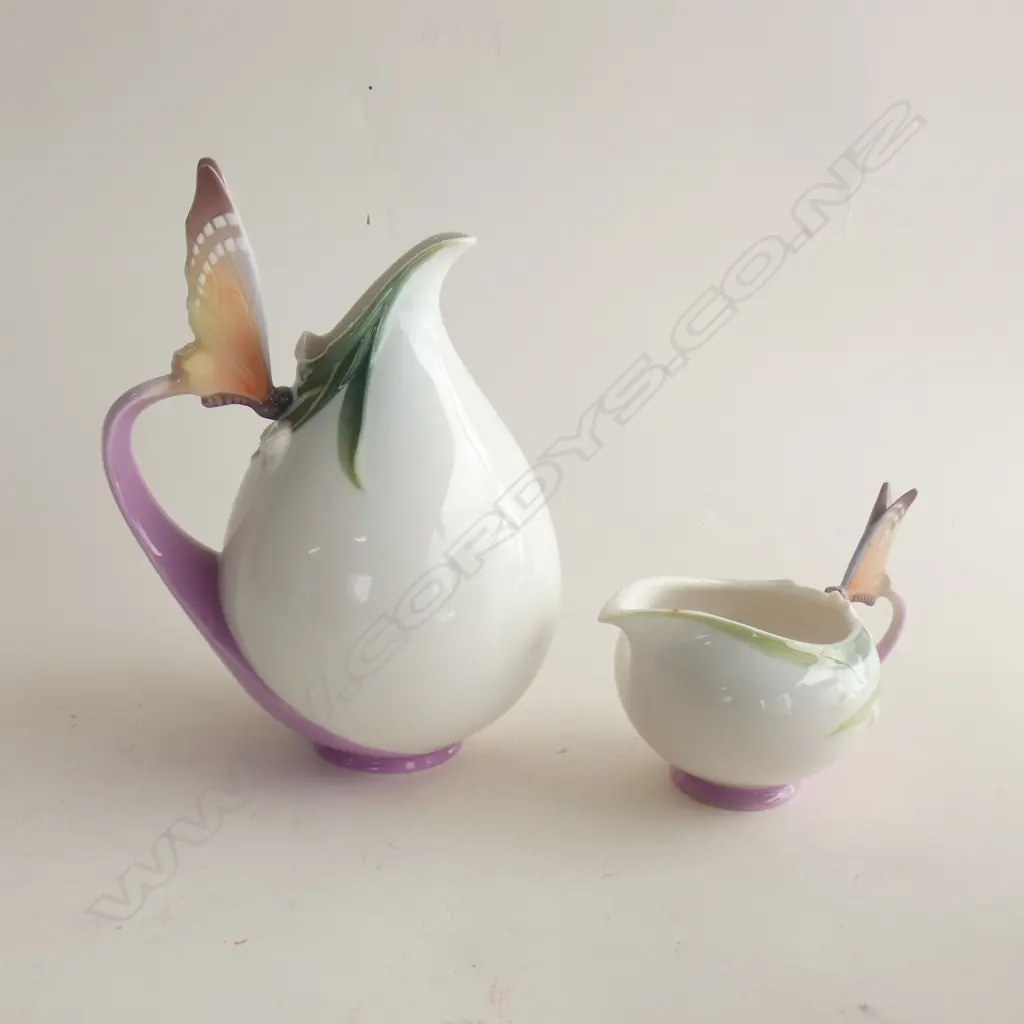 JEN WOO DESIGNED FRANZ BUTTERFLY SCULPTURED PORCELAIN PITCHER & CREAM JUG - BOTH IN ORIGINAL BOXES  Image 1++