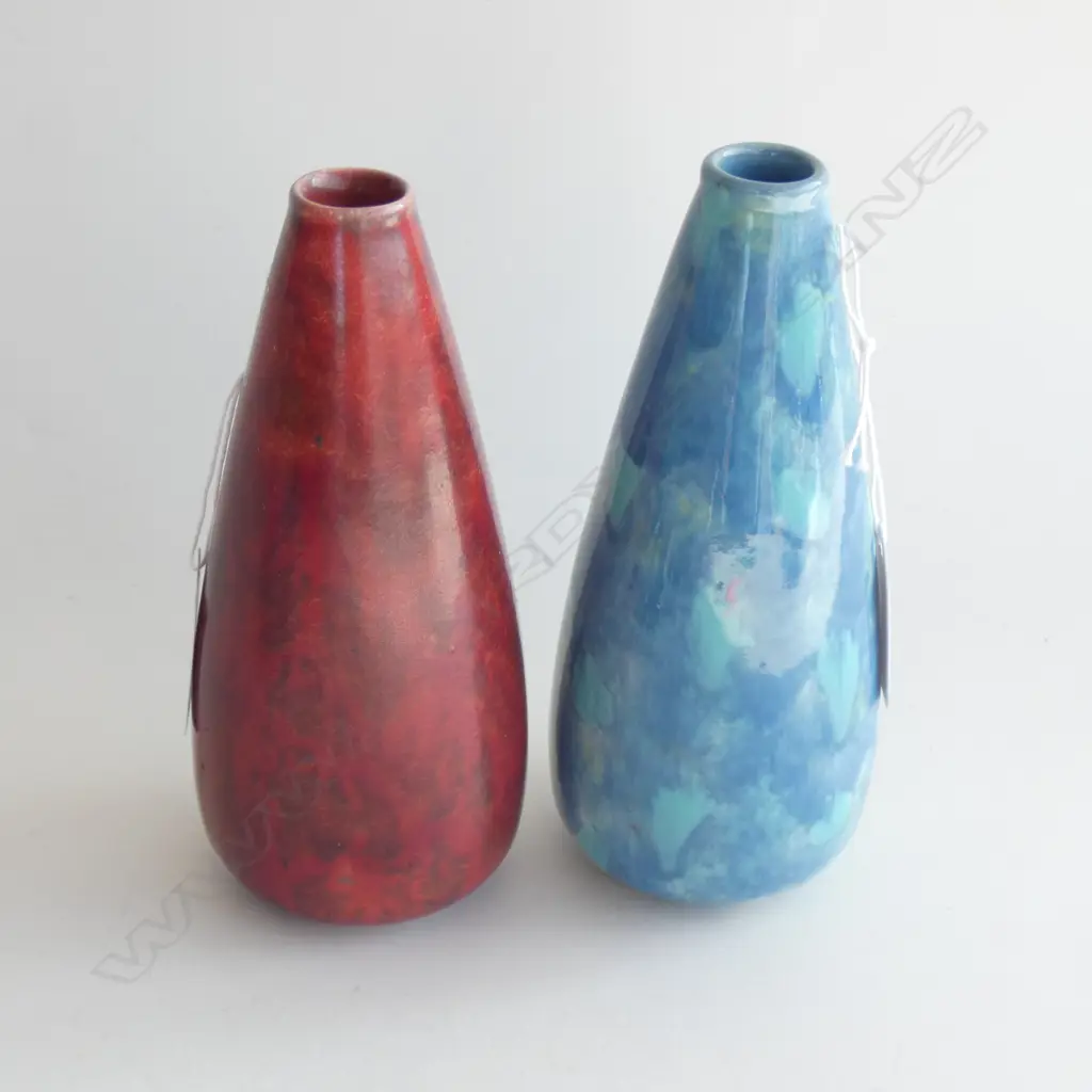 2 MINTON HOLLAND & CO 'ASTRA WARE' SPECIMEN VASES. H.150mm. 1 UNMARKED Image 1++