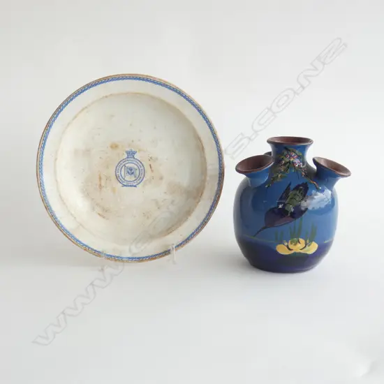 TORQUAY WARE VASE + PANAMA NZ & AUST. ROYAL MAIL CO. PLATE 200mm dia