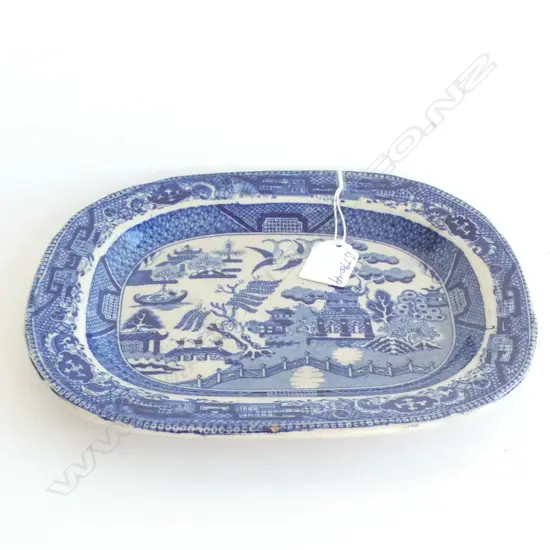 VICTORIAN SMALL B&W WILLOW PATTERN ASHETTE L.235mm