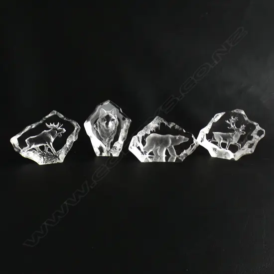 4 SM MATS JONASSON GLASS PAPERWEIGHTS  2 STAGS, POLAR BEAR & WOLF H 65MM