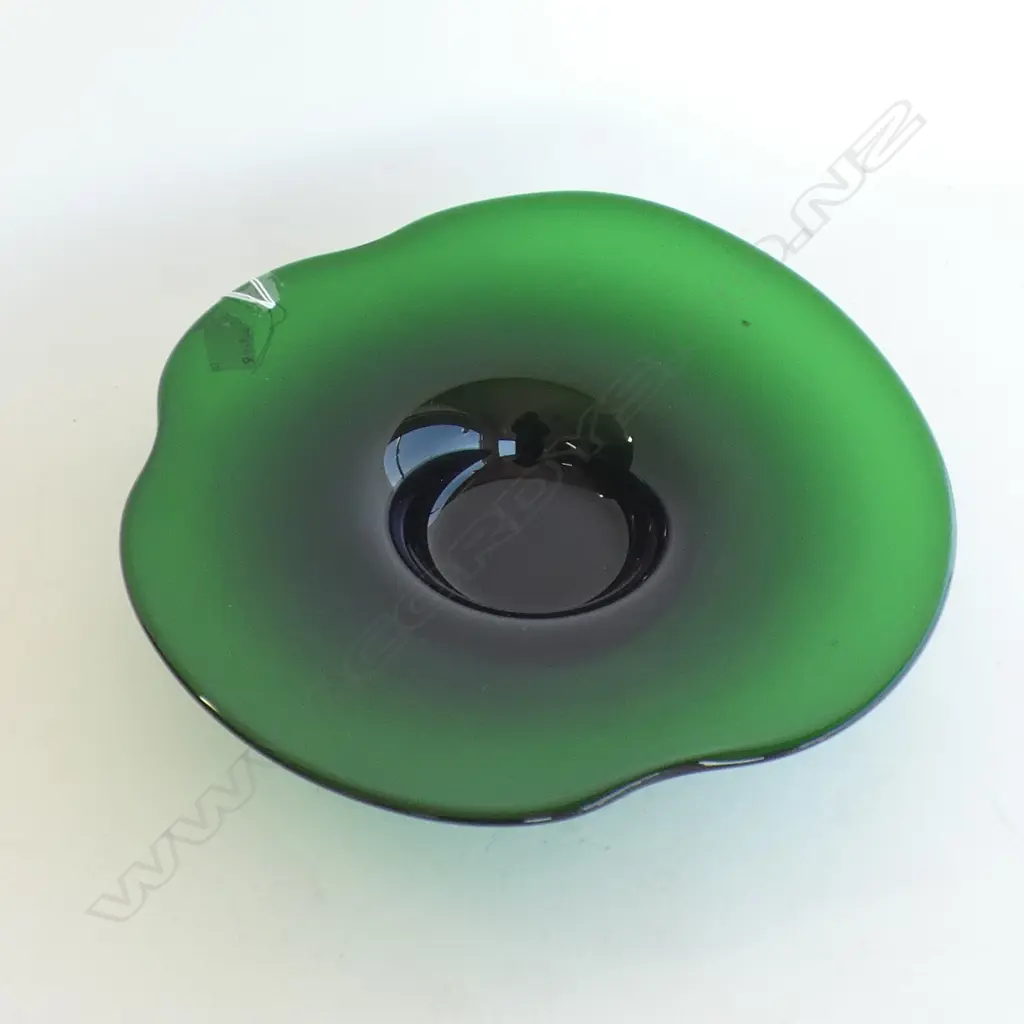 GREEN ART GLASS BOWL 350mm dia Image 1++