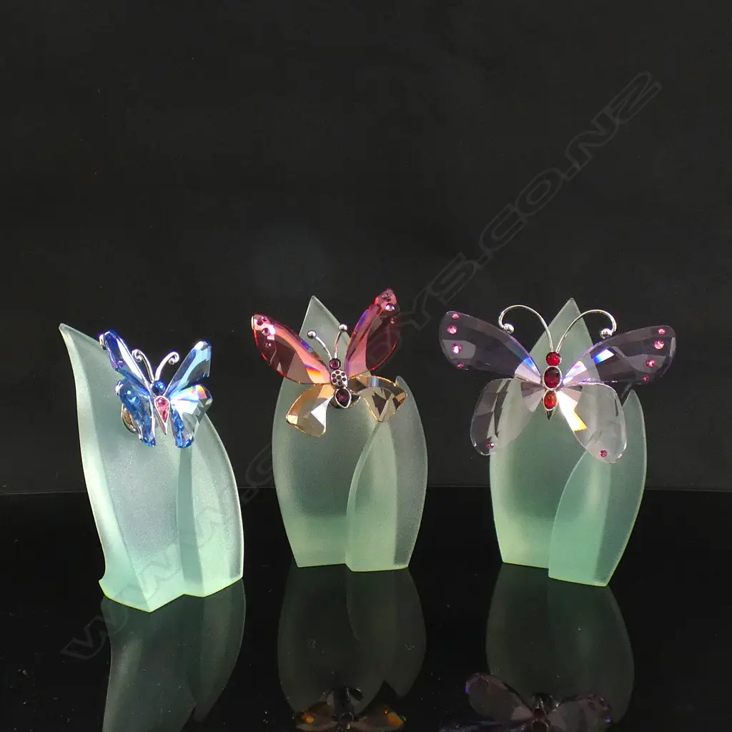 3 SWAROVSKI CRYSTAL BUTTERFLY'S W STANDS;PADPARADSCHA AZUA (W50MM) LT SAPPHIRE ANSINA  & VIOLET ACARA  ALL IN BOXES Image 1++