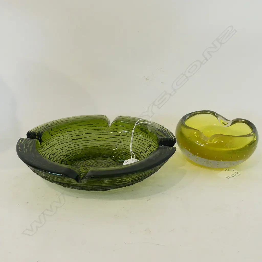 2 GLASS ASHTRAYS, MURANO & WHITEFRIARS SYLE, DIA. 220mm Image 1++