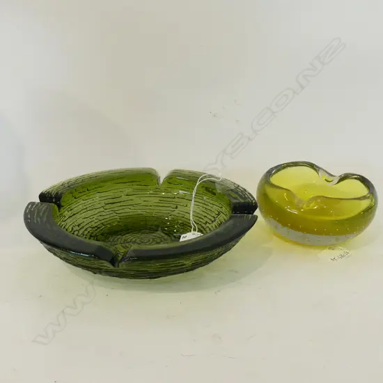 2 GLASS ASHTRAYS, MURANO & WHITEFRIARS SYLE, DIA. 220mm