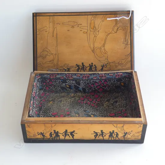 VINTAGE WOODEN BOX w. SILHOUETTE FIGURES W.235mm ##RTV##