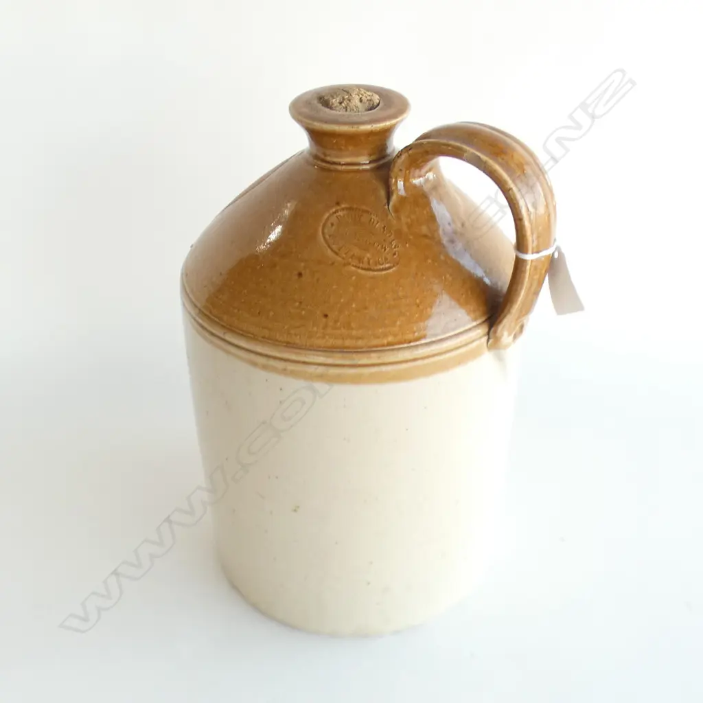 SCOTTISH STONEWARE JAR DUDSON & SON NELSON N.Z CHIP TO HANDLE Image 1++