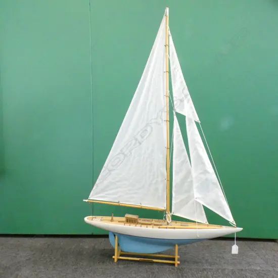 WOODEN MODEL YACHT H 1040 MM
