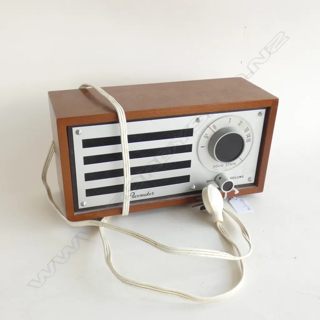 VINTAGE PACEMAKER RADIO W.275mm Image 1++