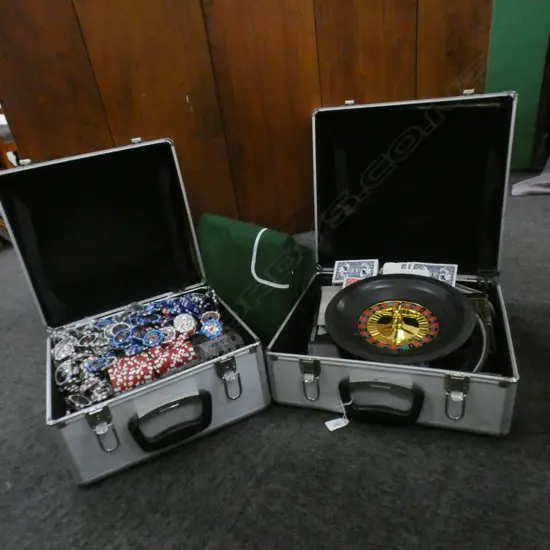 PORTABLE CASINO WITH POKER CHIPS + CARDS + ROULETTE IN CARRY CASES