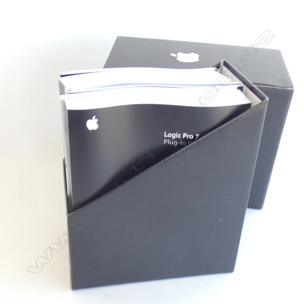 APPLE LOGIC STUDIO - STILL SEALED IN ORIGINAL BOX Image 1++
