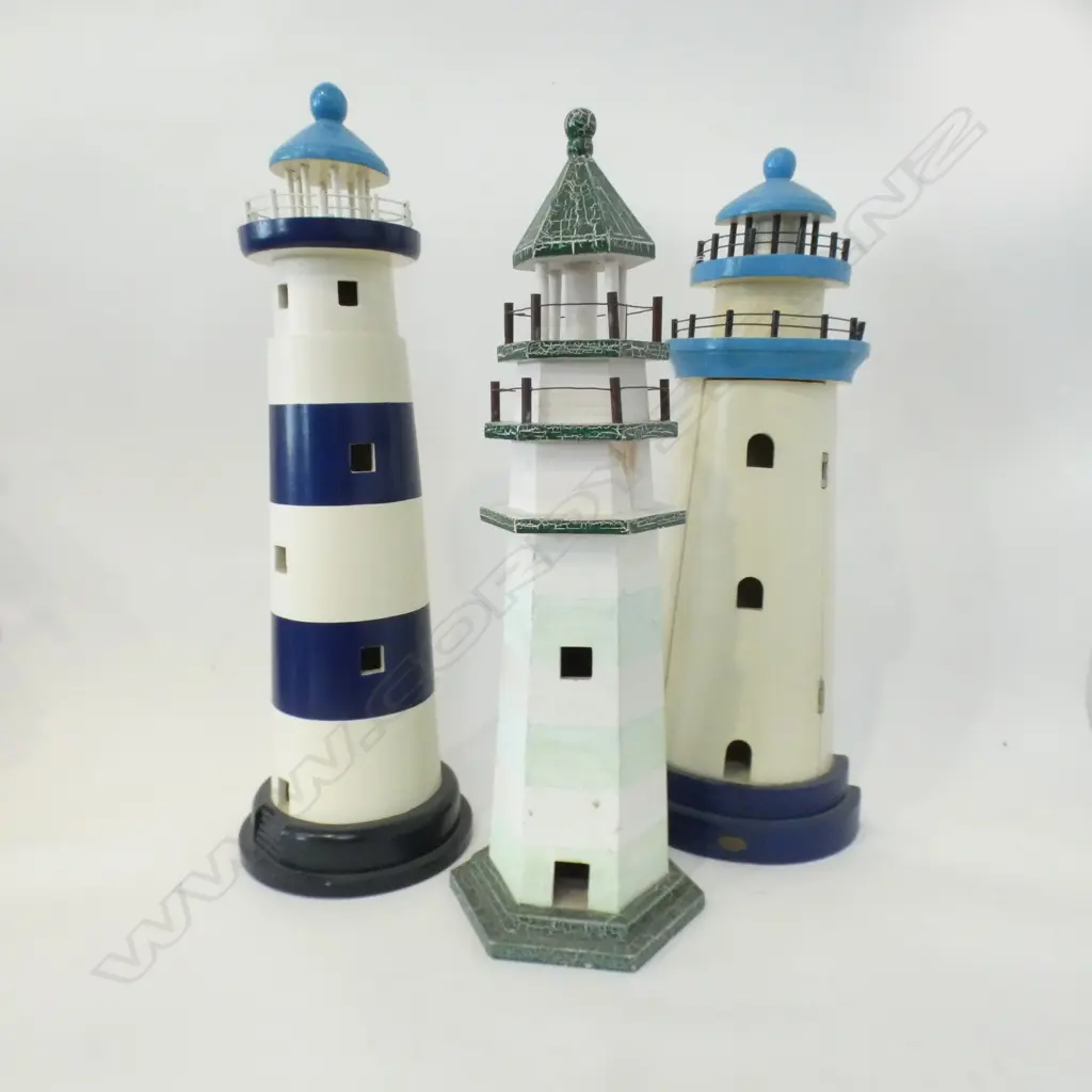 3 ORNAMENTAL LIGHTHOUSES H 560 MM Image 1++