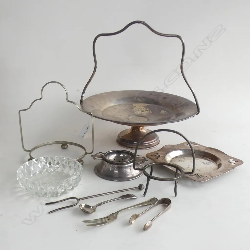 EPNS LOT INCL SUGAR TONGS, TEA STRAINER ETC.. Image 1++