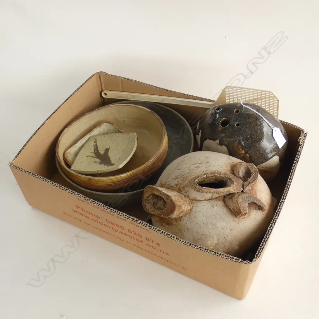 'PEARL MOXON' LABELLED NZ STUDIO POTTERY PCES ETC X7 Image 1++