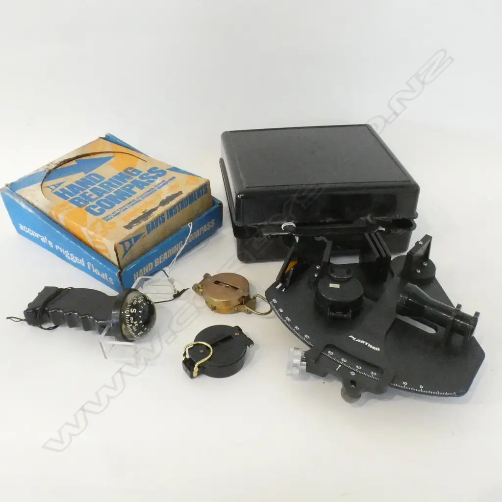 HAND BEARING COMPASS/EBBLO SEXTANT + COMPASSES Image 1++