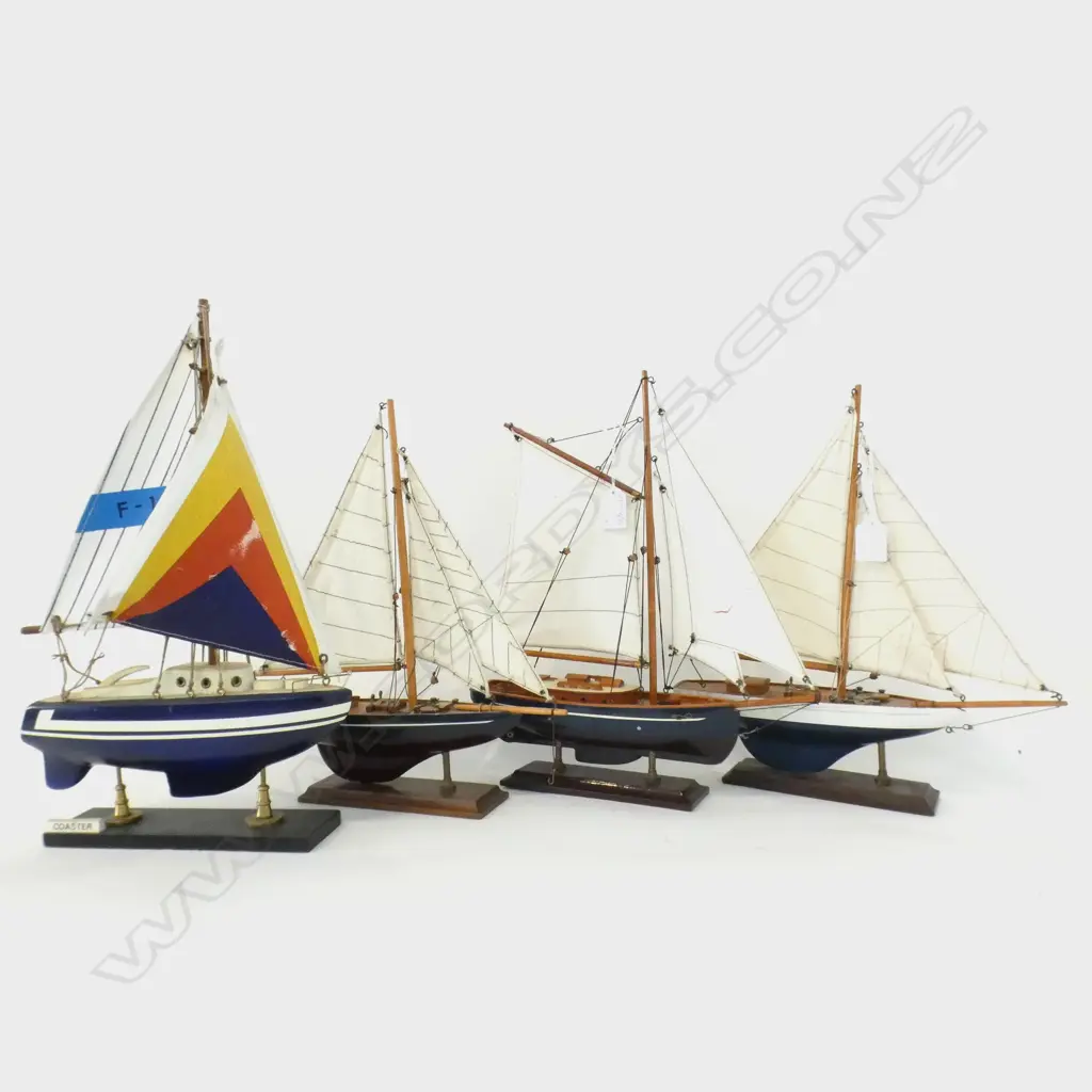 4 MODEL YACHTS H 410 MM Image 1++