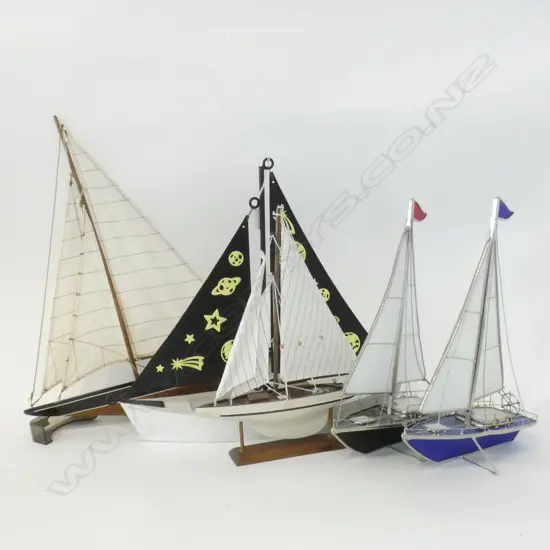 5 ASST MODEL YACHTS 2 MADE OF GLASS H 540 MM