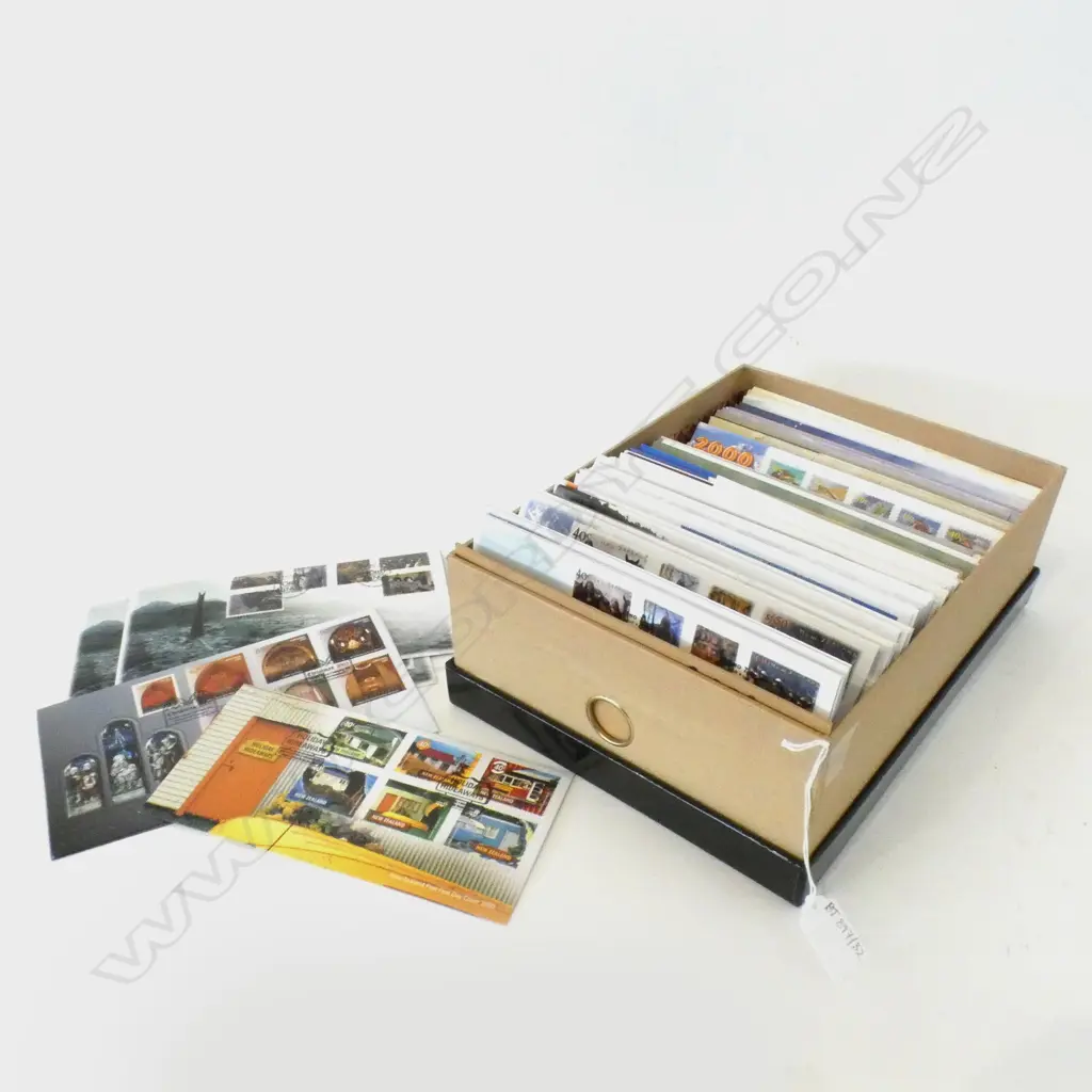 BOX NZ FIRST DAY COVERS 1999-2002 Image 1++