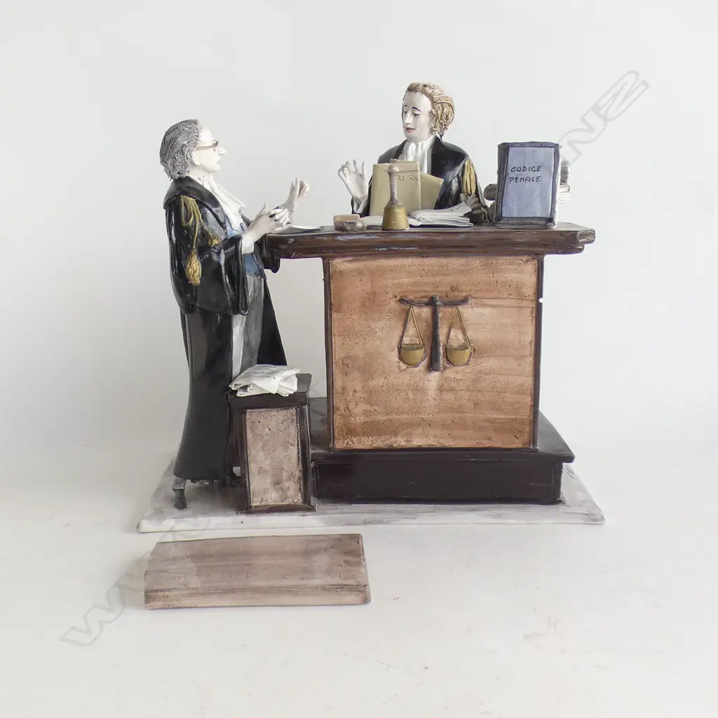 ITALIAN JUDGES FIGURINE H.220mm A/F Image 1++
