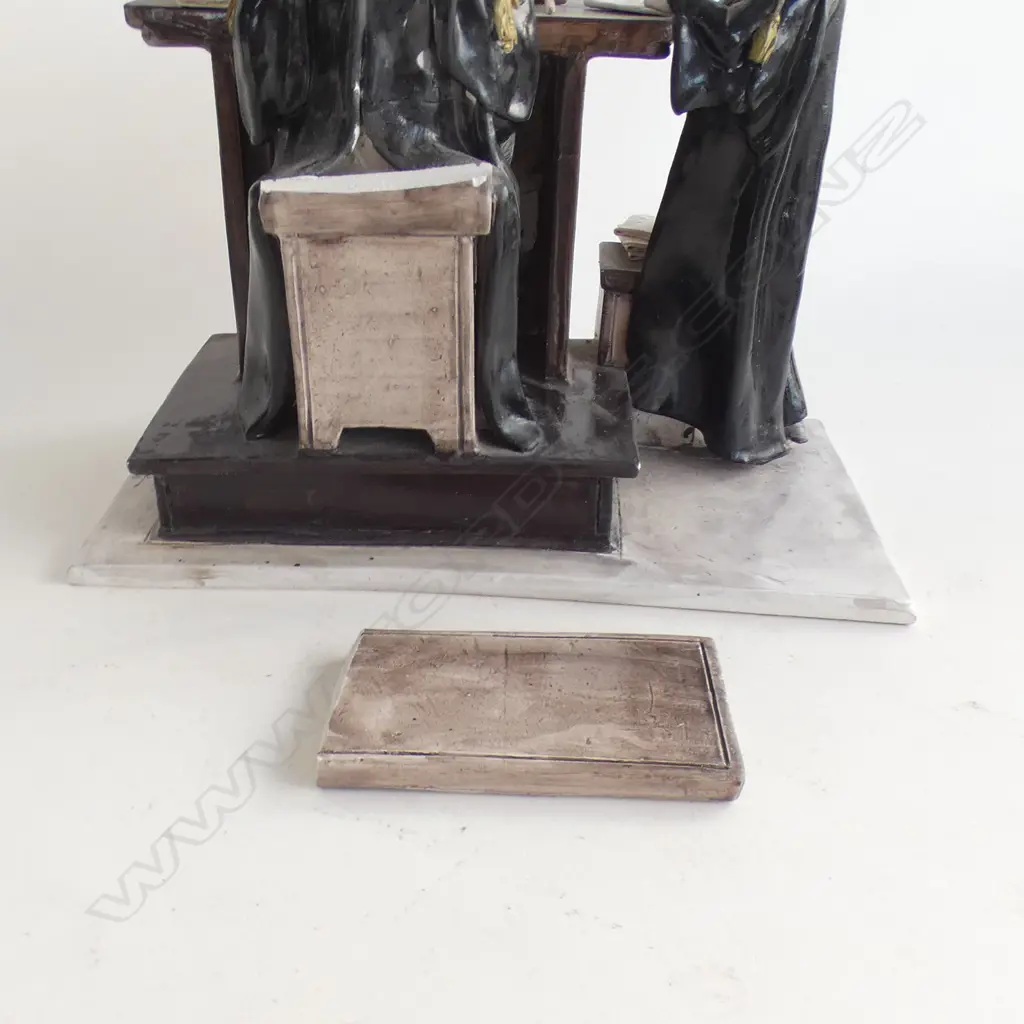 ITALIAN JUDGES FIGURINE H.220mm A/F Image 1++