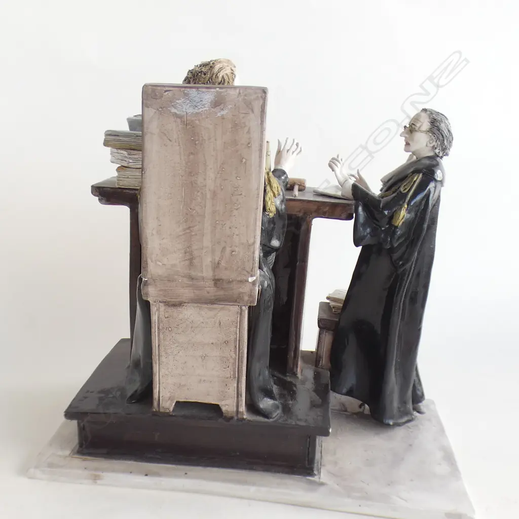 ITALIAN JUDGES FIGURINE H.220mm A/F Image 1++