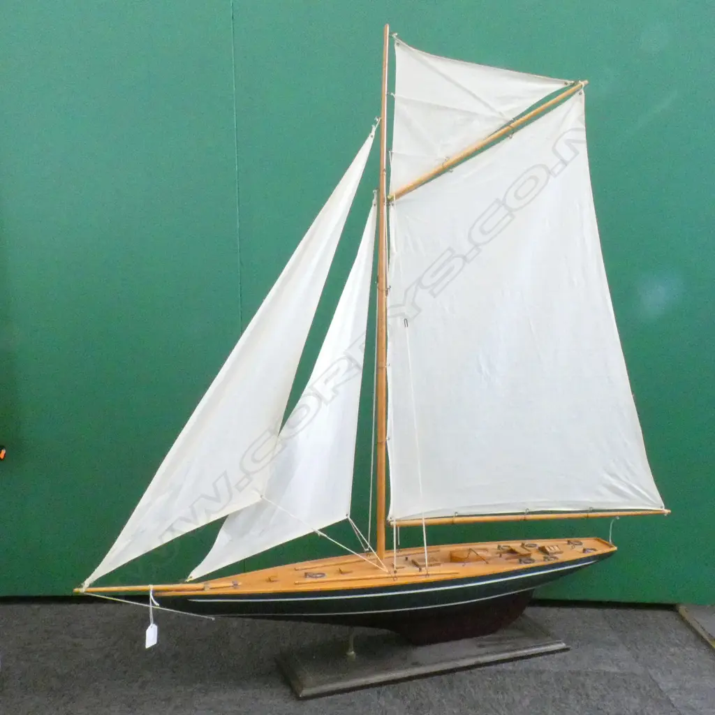 WOODEN MODEL YACHT H 1130 MM Image 1++