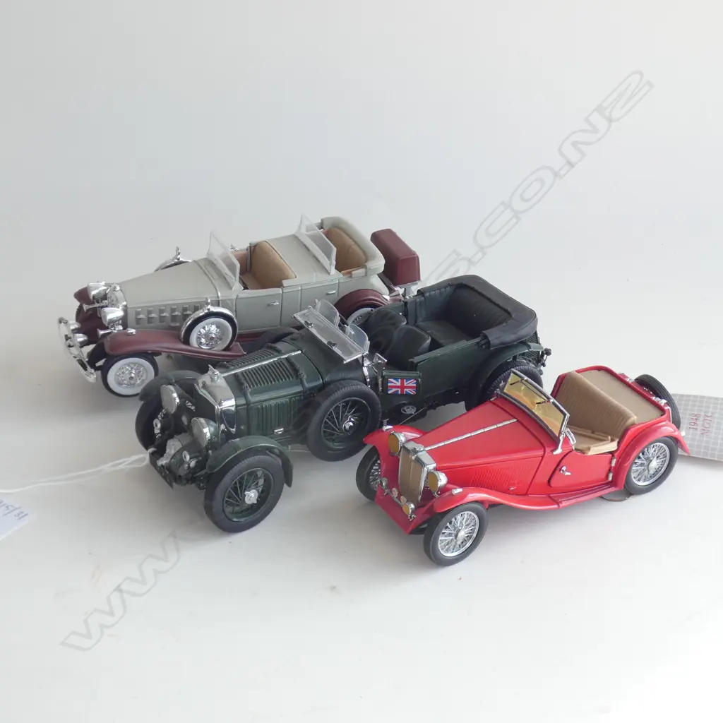 3 FRANKLIN MINT MODEL VINTAGE CARS; 1932 CADILLAC PHAETON, 1948 MGTC, 1929 BENTLEY Image 1++