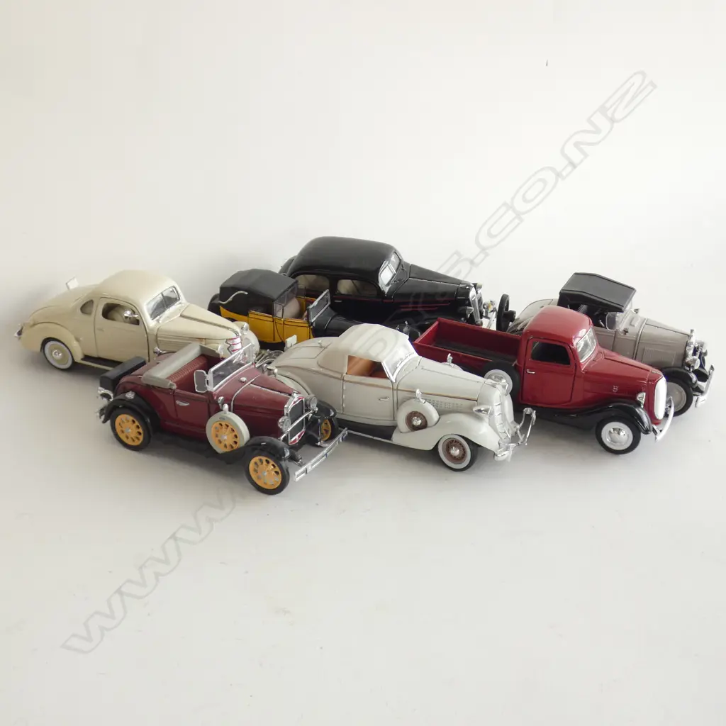 7 MODEL VINTAGE CARS L.150mm Image 1++