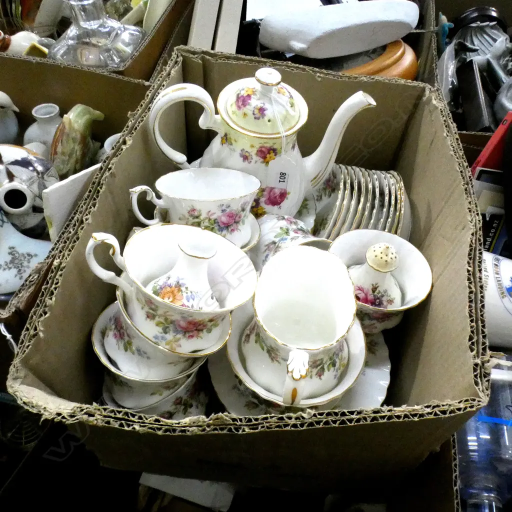 39 PCE ROYAL ALBERT 'MOSS ROSE' TEA SET (TEA POT IS FOLEY) Image 1++