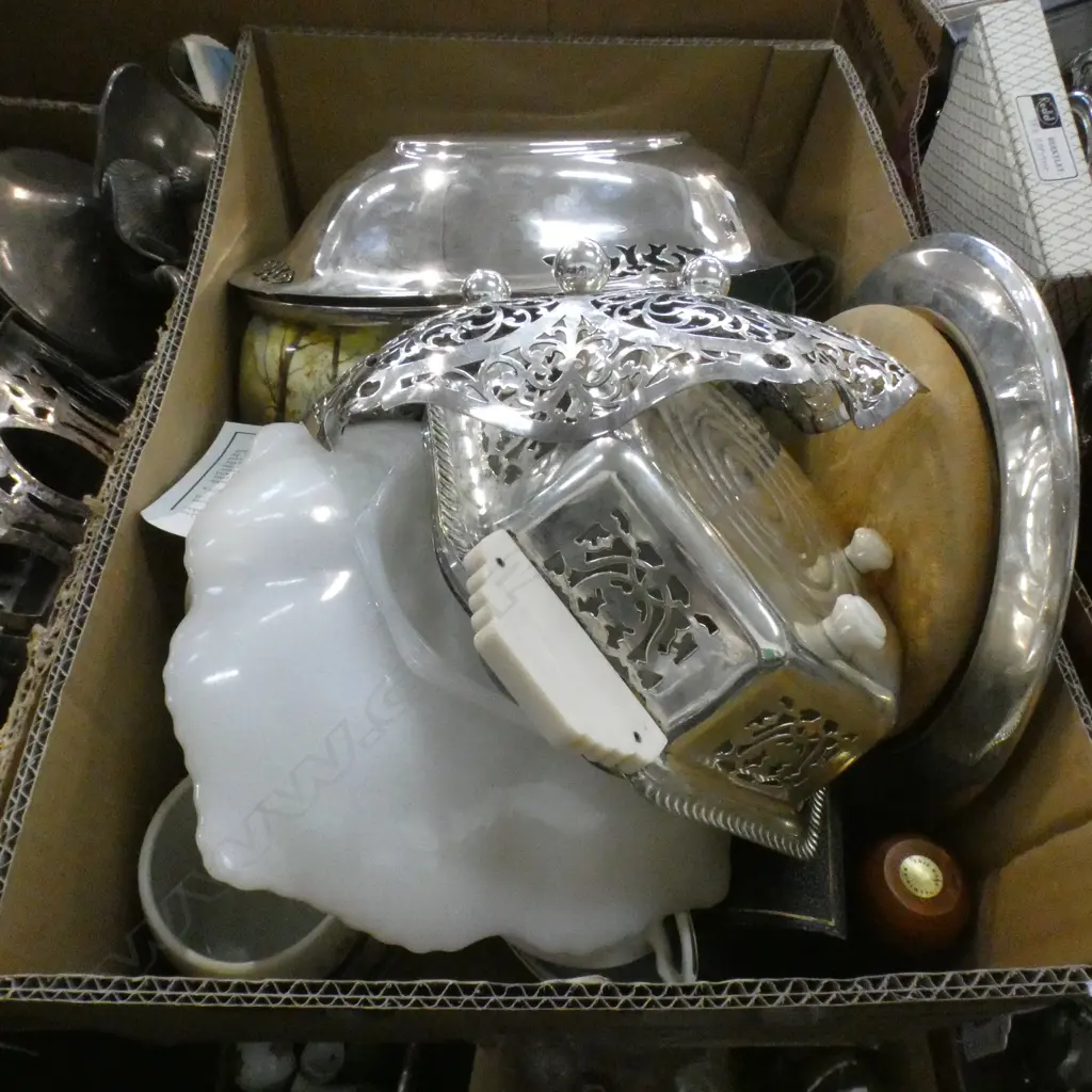 BOX LOT POOLE TEA SERVICE, EP, ETC Image 1++