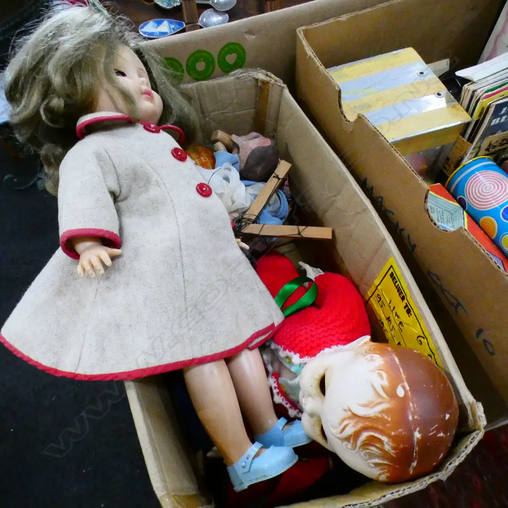 BOX LOT 2 VINTAGE DOLLS, PUPPETS  Image 1++