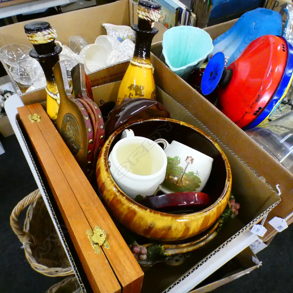 BOX LOT ASST. CERAMICS, BELLOWS, ETC Image 1++