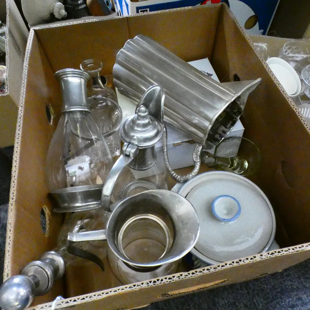 BOX ASST GLASS DECANTERS, DISHES ETC... Image 1++