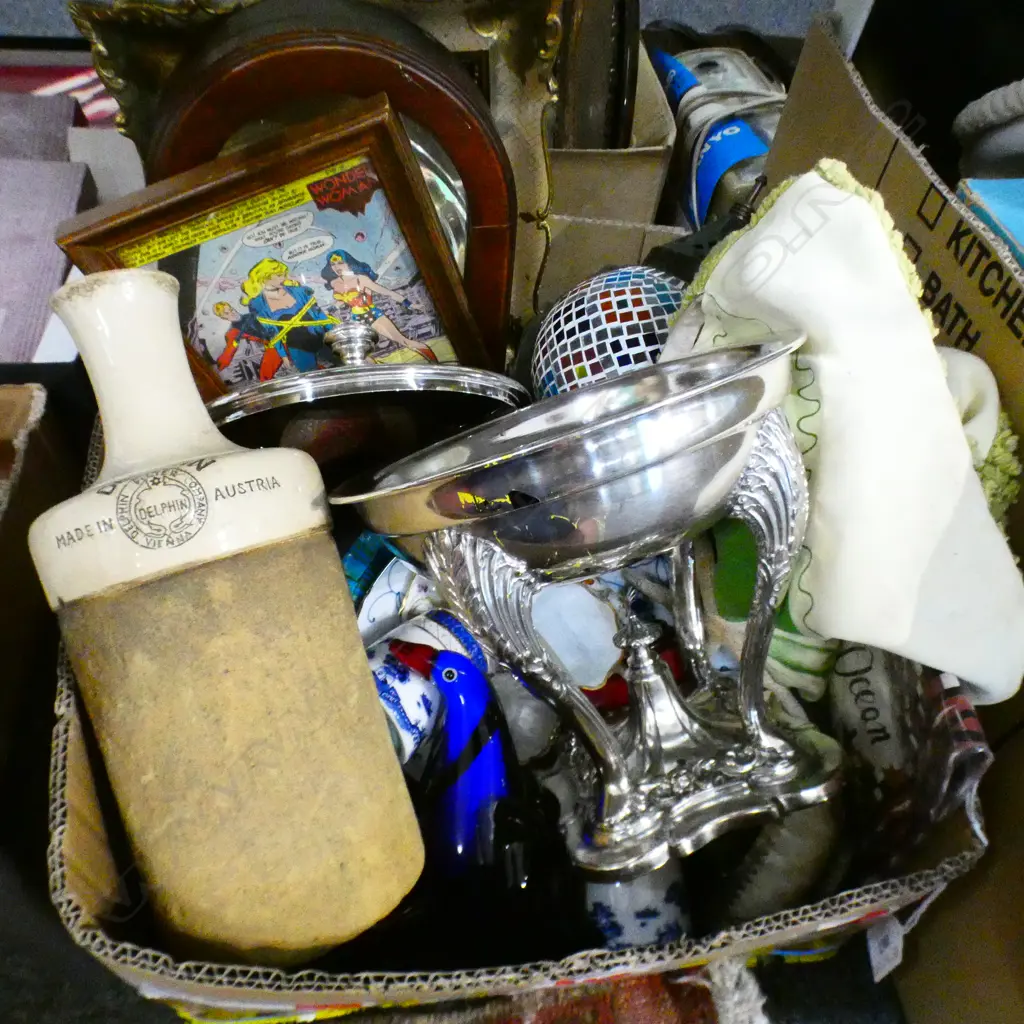 BOX LOT ASST. ITEMS; MORROCAN LANTERN, BOWLS ETC Image 1++