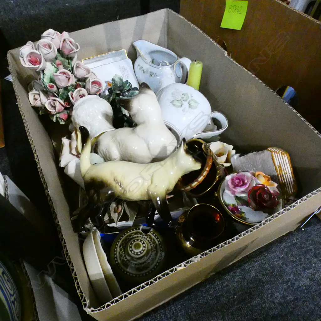 BOX LOT ASST. CHINA INCL. FLORAL BOUQUETS & BESWICK SIAMESE Image 1++